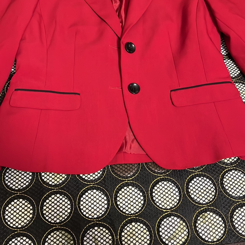 Red jacket - Picture 2 of 4